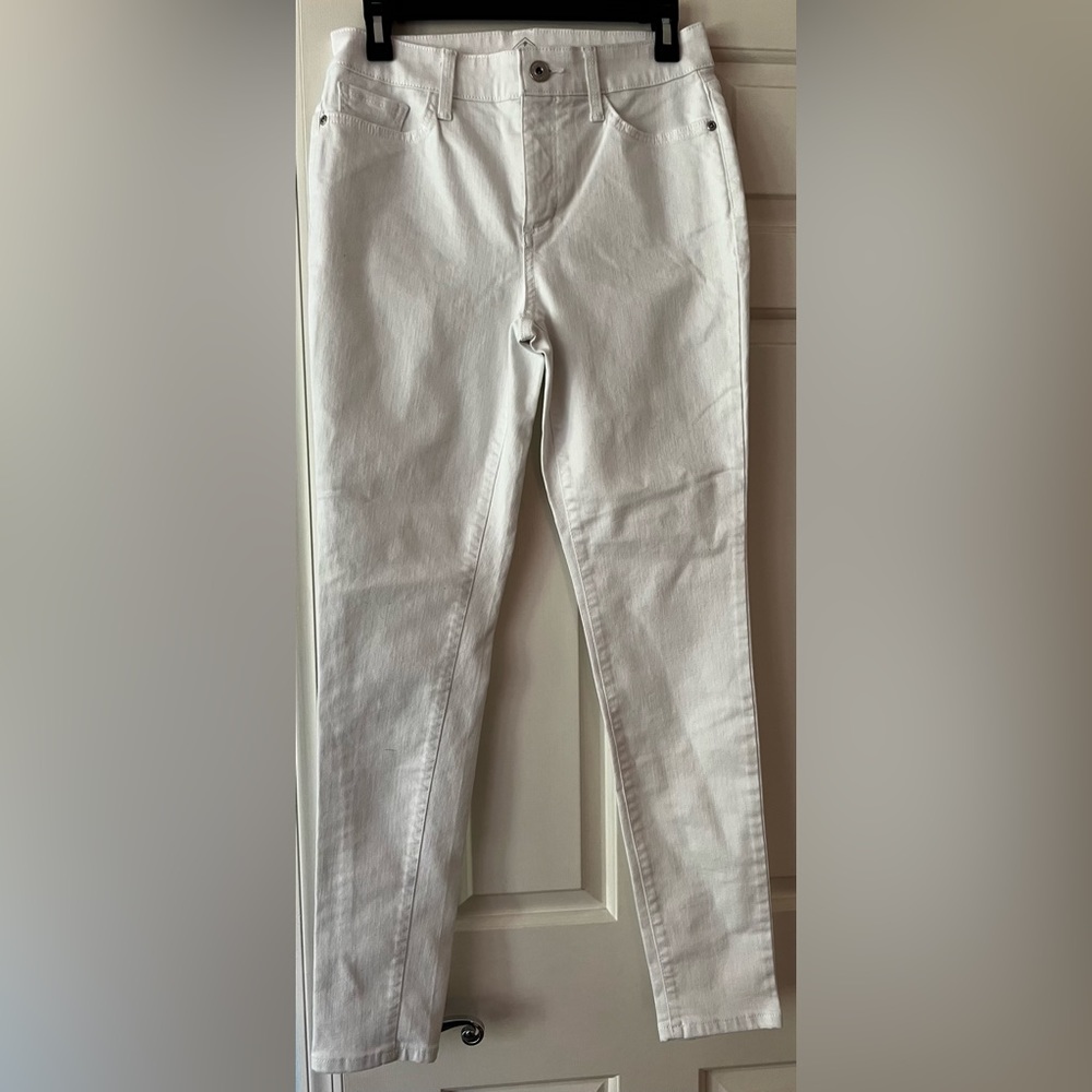 White St. John’s Bay Skinny Jeans
